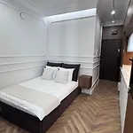 Ixia Central Warsaw Apartments