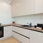 Optykow Spacious & Cosy Apartment With Parking By Noclegi Renters