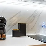 Urban Chic - Luxury Warsaw Stays -10 People- Mennica Residence