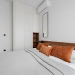 Chronos Apartamenty Studio Z Klimatyzacja Na Warszawskiej Woli Od Renters Prestige
