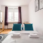 Ochota Serene Apartment