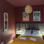 Plum Apartment With Terrace #Self Check-In