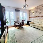 Saska Kepa Apartment