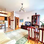 Saska Kepa Apartment