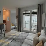 Studio Apartment Honey By Galeria Polnocna