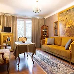 Art Apartament Chmielna 10