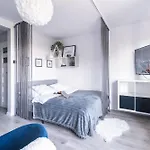 Dreamy Modern Apartment 13 Min To Old Town In The Beloved District Of Warsaw Muranow