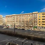 Downtown Studio - Top Location, Metro&Trams Nearby - By Rentujemy