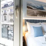Mariensztat 8 Aparthotel