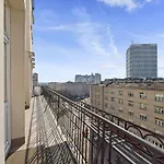 Exceptional Studio Located Near Royal Baths Park By Noclegi Renters