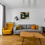Wola Apartment - Parking And Balcony - By Rentujemy