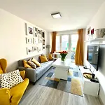 Ohmyhome Panorama Apartament