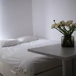Torunska White Apartment