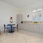 Bright Apartment Rakowiecka Near Pole Mokotowskie By Noclegi Renters