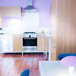 Nouveau Vintage Apt At Old Town