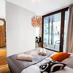 Deluxe Apartments Free Parking