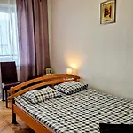 Niebieski Meander Pokoje Blisko Metra
