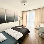 Ohmyhome-Zlota View Apartment