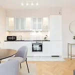 Superb Place To Live Mokotow 8Th Floor Suite