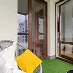 Cozy Family Apartments With Balcony Near Zlote Tarasy