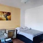 Przestronne Studio Na Spokojnym Osiedlu, Free Parking Space