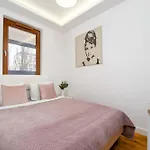 Central Warsaw Apartment - Great Location - Stylish One Bedroom Apartment - City Center - 85-220