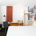 B&B Hotel Warszawa-Okęcie