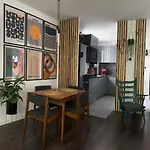 Metro Trocka Apartment