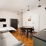 Metro Wilenski Varsovia Studio #4