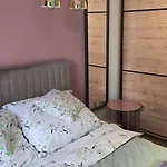 Apartament 3 Pokojowy Lub Pokoj W Mieszkaniu W Nowym Bloku