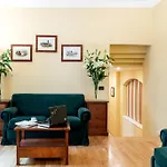 Residence St. Andrew\'S Palace