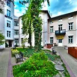Nathan\'S Villa Hostel