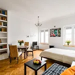 Local Apartment Poznanska