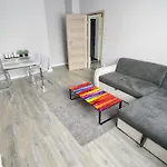 Bright Apartment Hoza