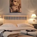 Chmielna Guest House