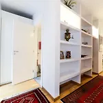 Sunny Apartment In Old Town