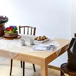 Sunny Apartment In Old Town