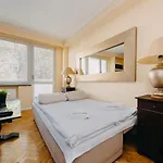Shortstaypoland Warecka