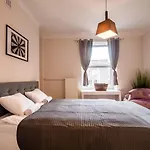White Residence 4Rooms - City Center