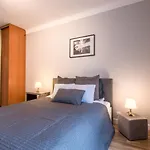 White Residence 4Rooms - City Center