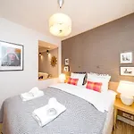 Golden Apartment With Air Condition By Your Freedom