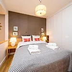Golden Apartment With Air Condition By Your Freedom