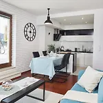 Exclusive Apartment With Gym And Sauna