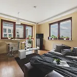 P&O Serviced Apartments Fabryczna