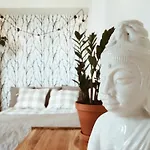Lucka Rooms - Indian Summer