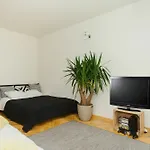 Lucka Rooms - California Dreaming B24.2