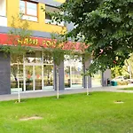 Apartamenty Metro Slodowiec, Free Parking Zeromskiego 1 Cmkp- 5 Min
