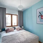 Modern Apartment In Warsaw
