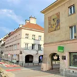 Mariensztat / Old Town Place For You