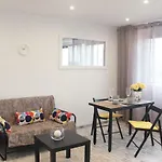 Sunny City Center Apartment